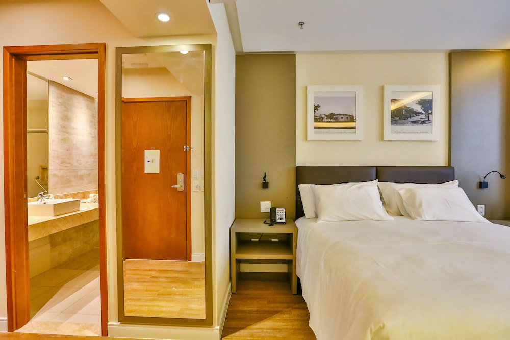 Standard Room, 1 King Bed, Accessible