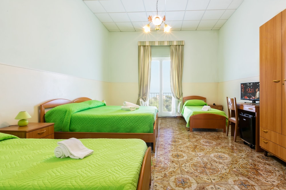 Quadruple Room, Sea View