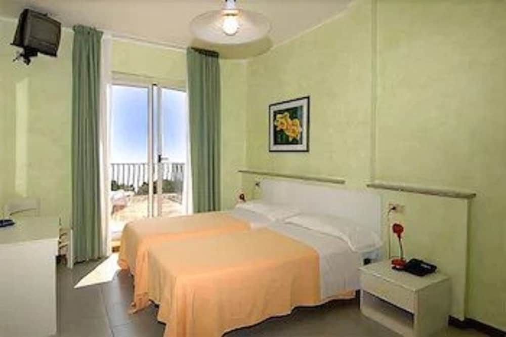 Double Room - Photo 3