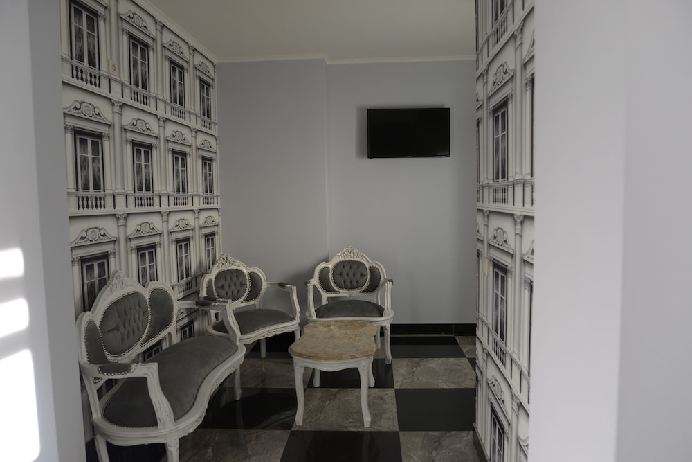 Twin Room - Photo 2