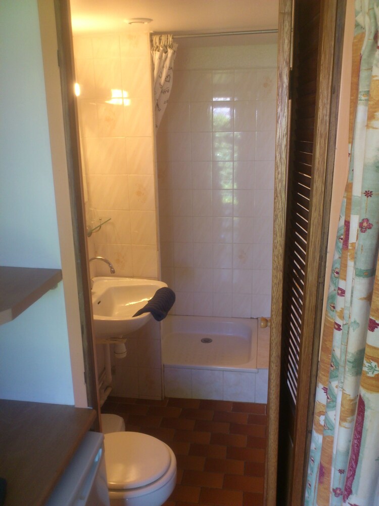 Economy Double Room photo 3