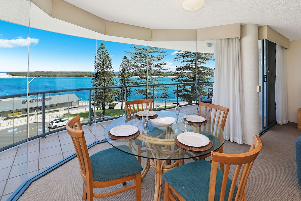 Level 4 Two Bedroom Apartment, Sea View