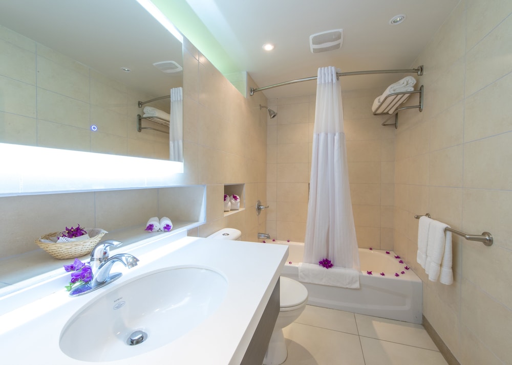 Superior Room, 2 Double Beds, Garden View photo 3
