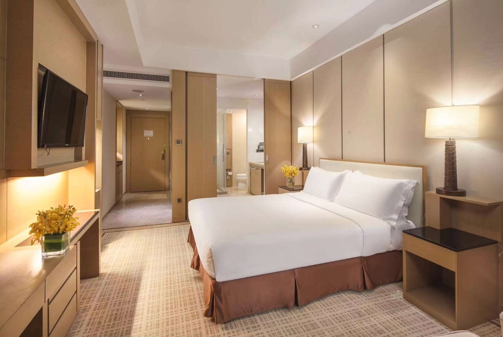 Superior Room, 1 Queen Bed, Non Smoking photo 1