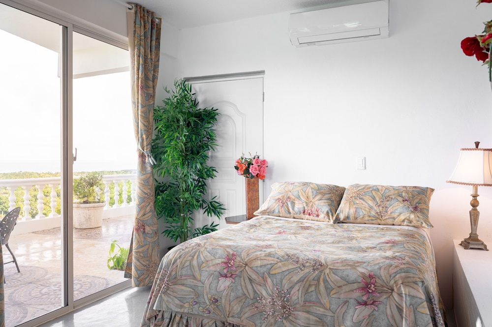 God Father #6 Single Room, 1 Queen Bed, Non Smoking, Ocean View