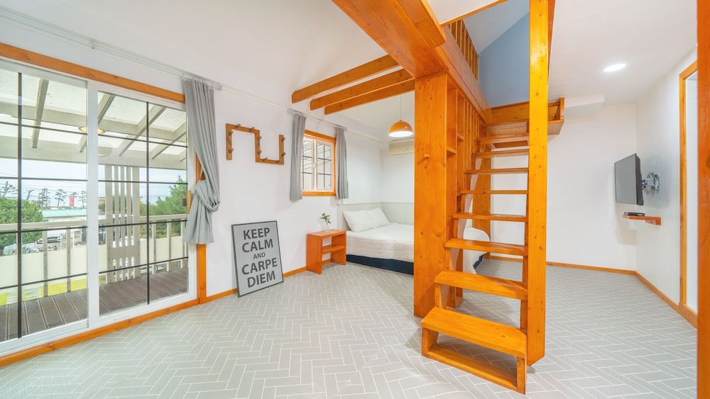 Basic Room, 1 Bedroom (Room 201) - Photo 2
