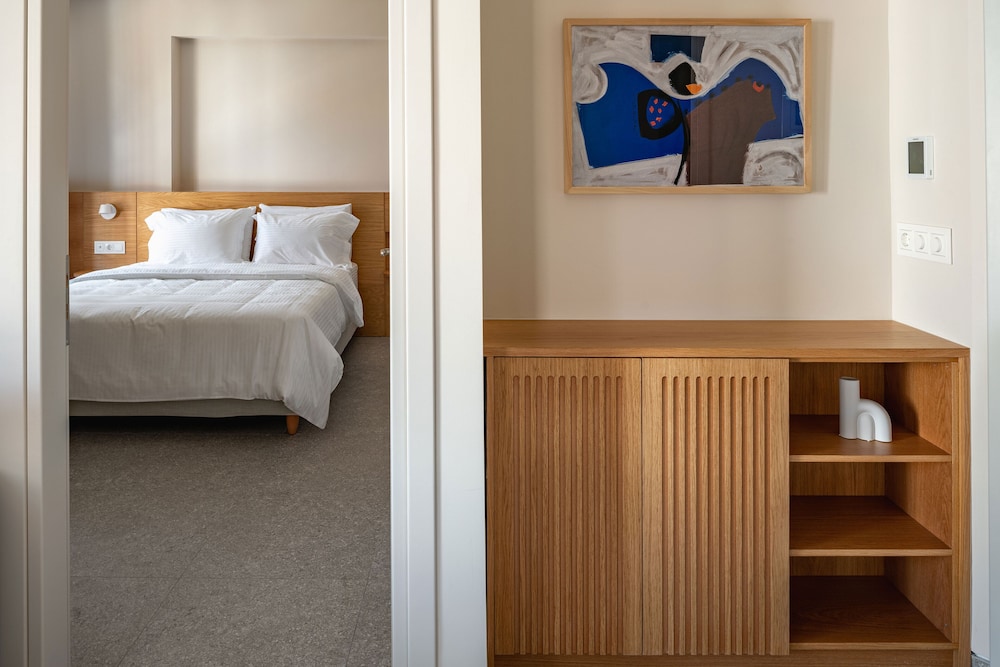 Big One Bedroom Apartment H