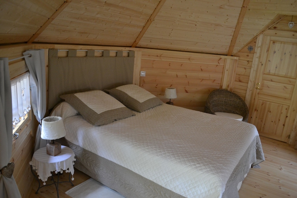 Double Room (Eglantine)