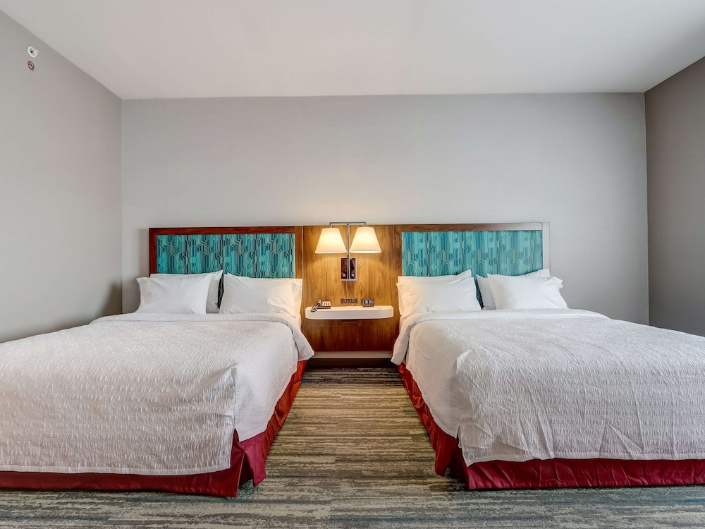 Room, 2 Queen Beds, Accessible, Bathtub (Hearing) - Photo 6