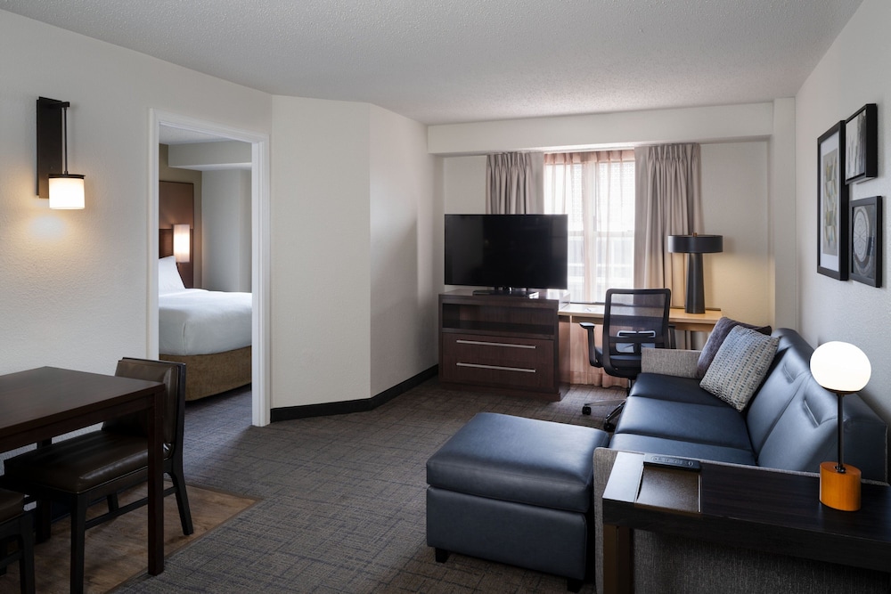 Suite, 1 Bedroom (Mobility/Hearing Accessible, Tub) photo 3