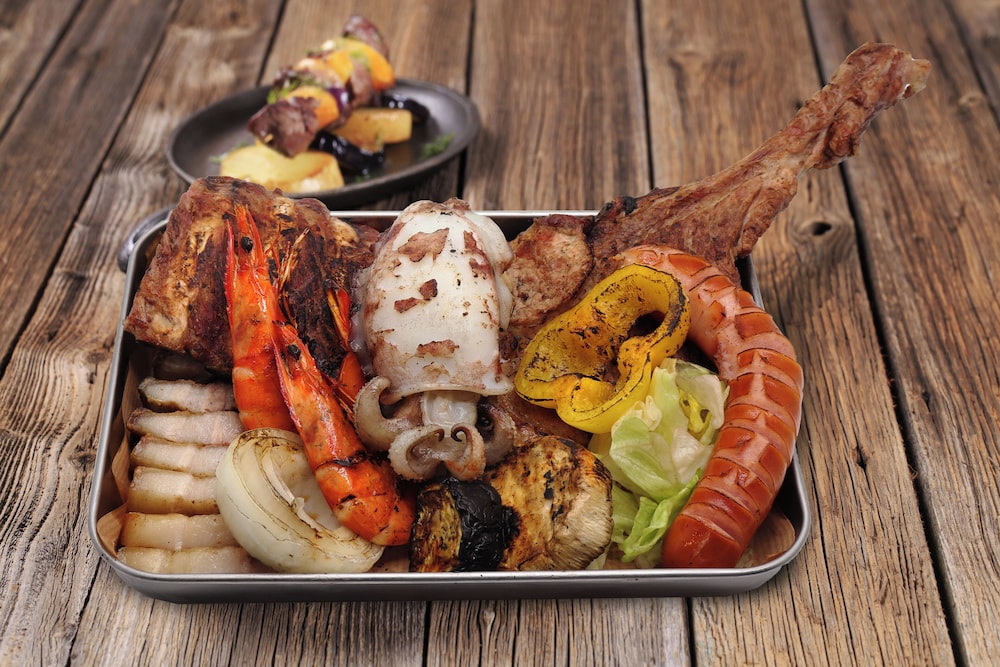 [BBQ PKG] Ocean Suite B Type + BBQ Platter for 2 + 2 Park Ticket (During One Stay)