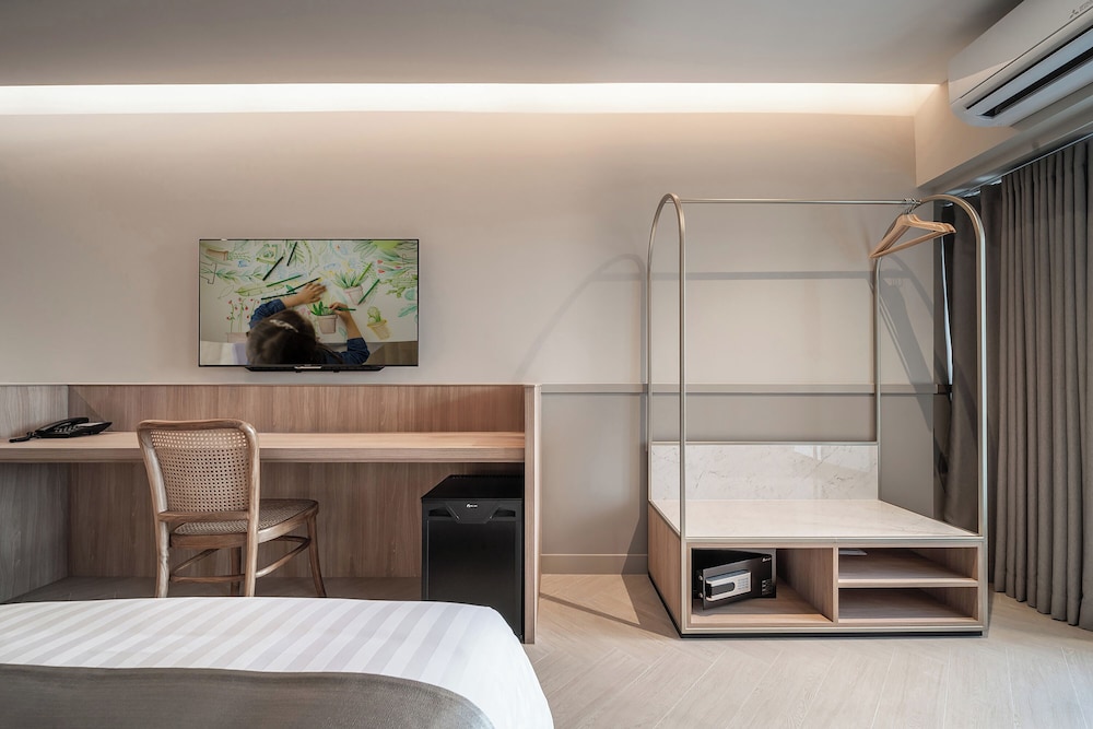 Deluxe Room, 1 King Bed