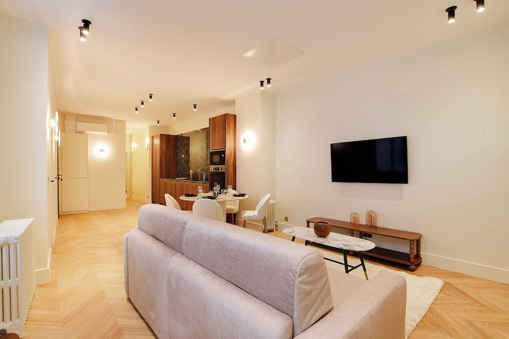 Apartment photo 3