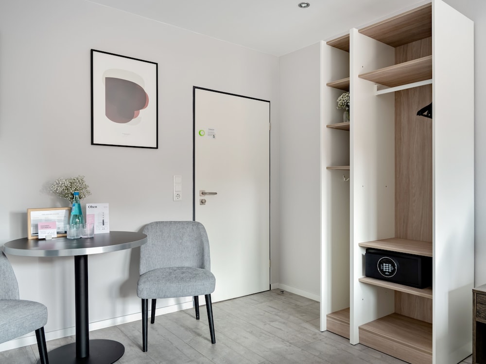Medium Studio, Kitchenette, Balcony - Photo 9