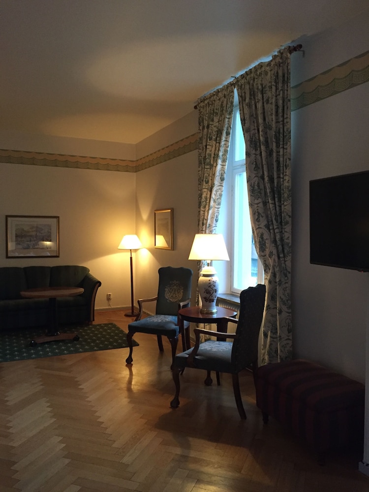 Deluxe Room, Non Smoking - Photo 5
