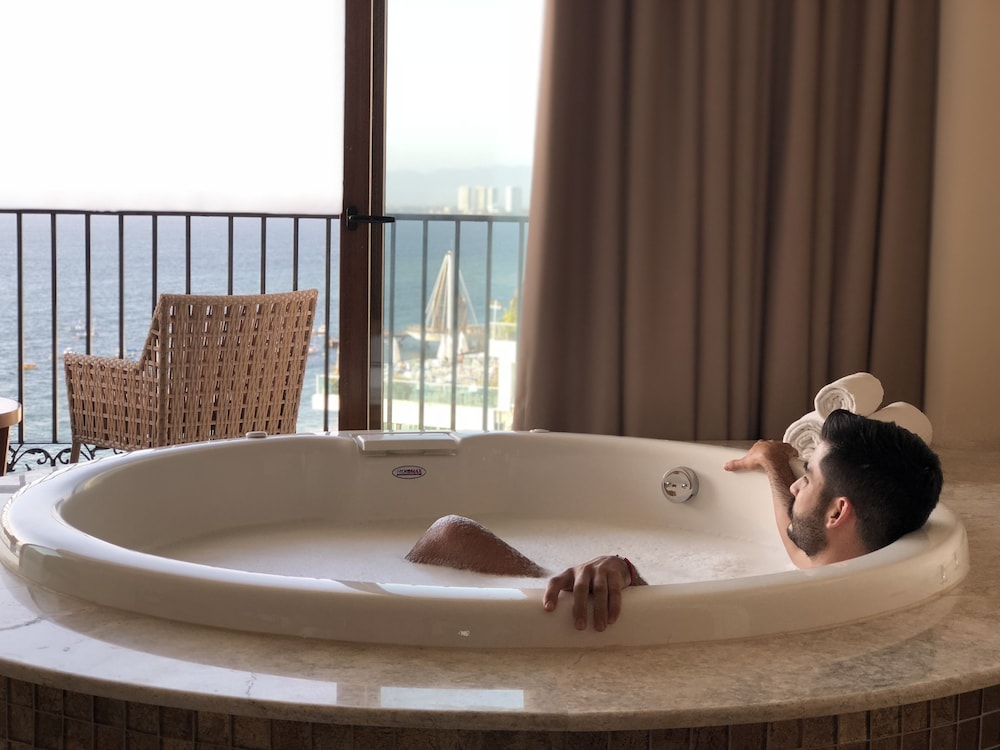 Romance Suite Ocean View