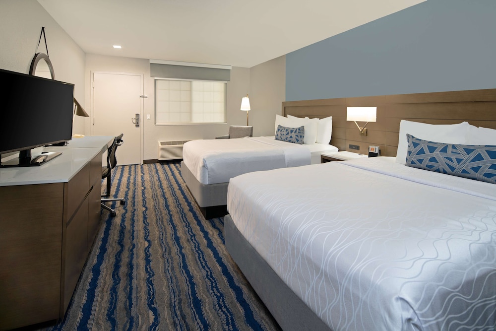 Standard Room, 2 Queen Beds, Non Smoking, Refrigerator & Microwave - Photo 1