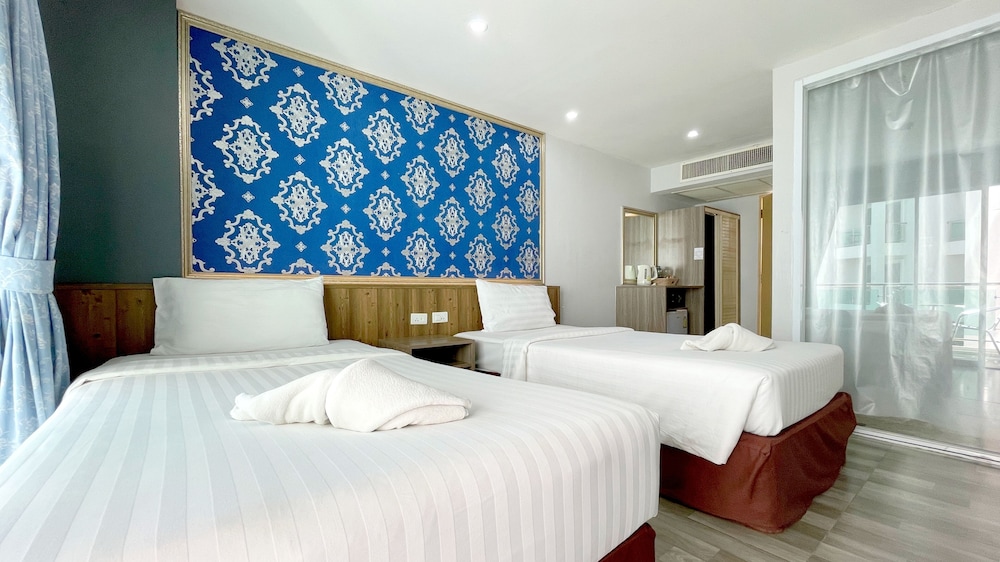 Superior Room, 2 Twin Beds, Pool View - Photo 1