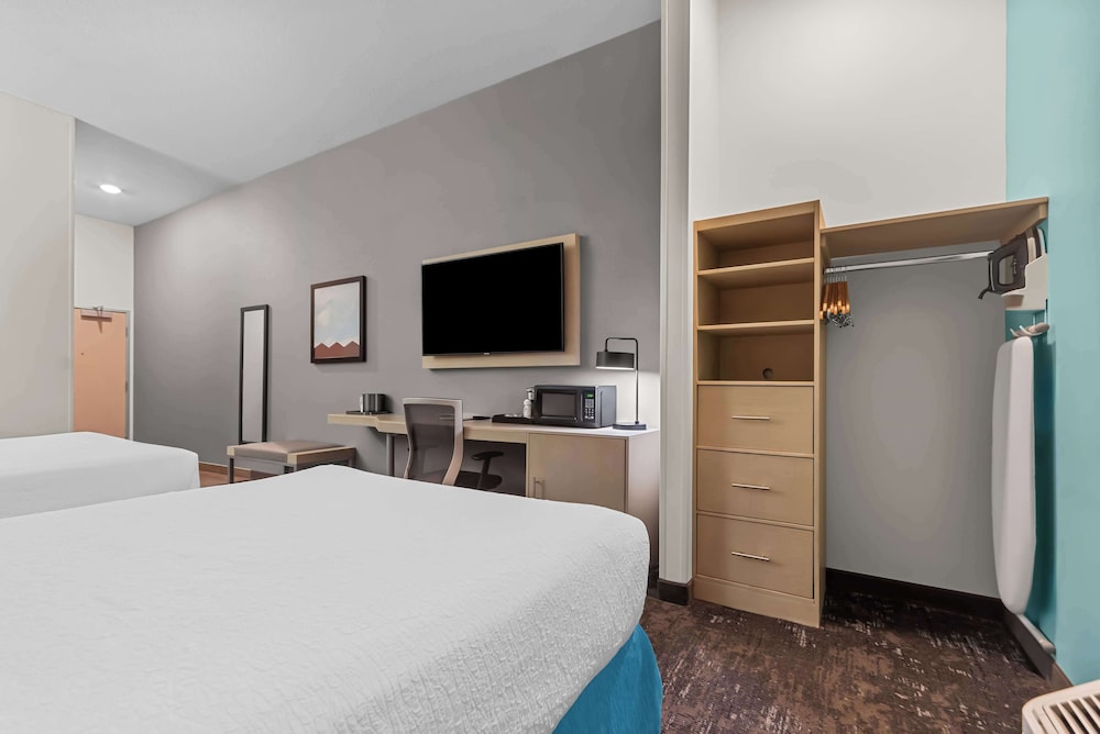 Standard Room, 2 Queen Beds, Accessible, Refrigerator & Microwave - Photo 2