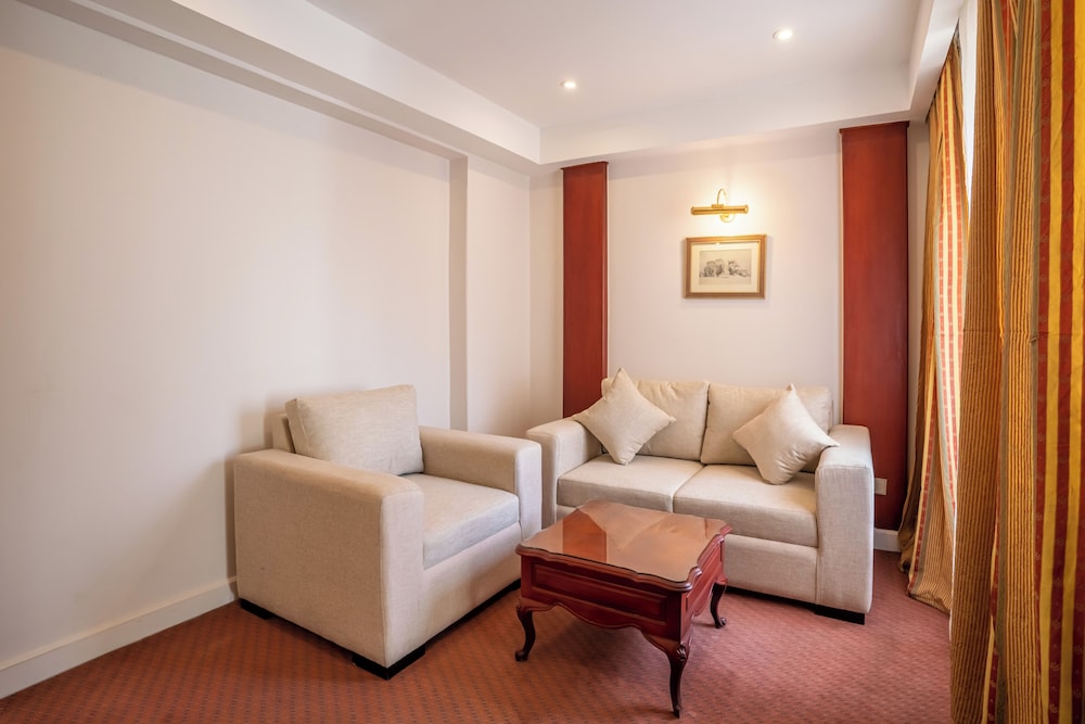 Junior Suite with City View
