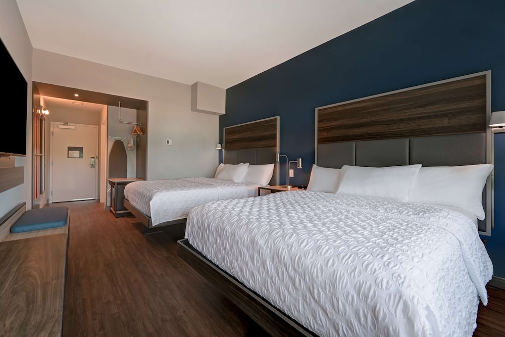 Room, 2 Queen Beds, Accessible (Hearing) - Photo 2