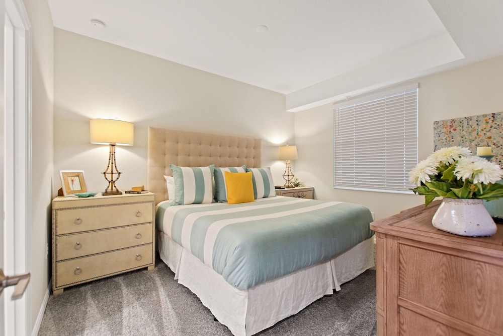 Condo, 2 Bedrooms