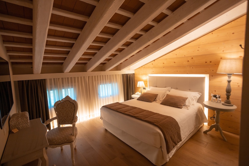 Deluxe Double Room photo 2