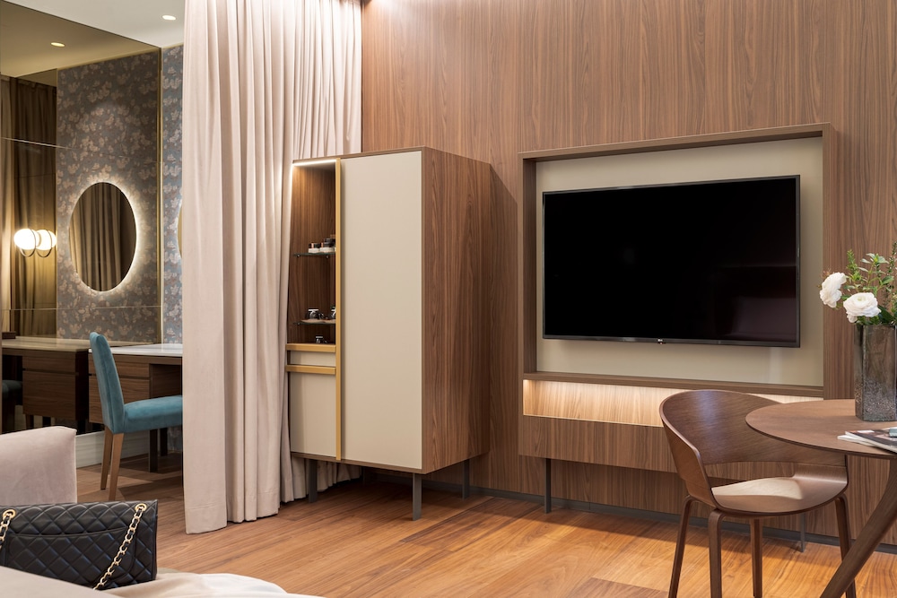 Junior Room (Suite 2+1)