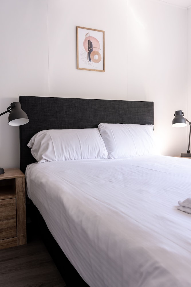 Deluxe Suite - Photo 2
