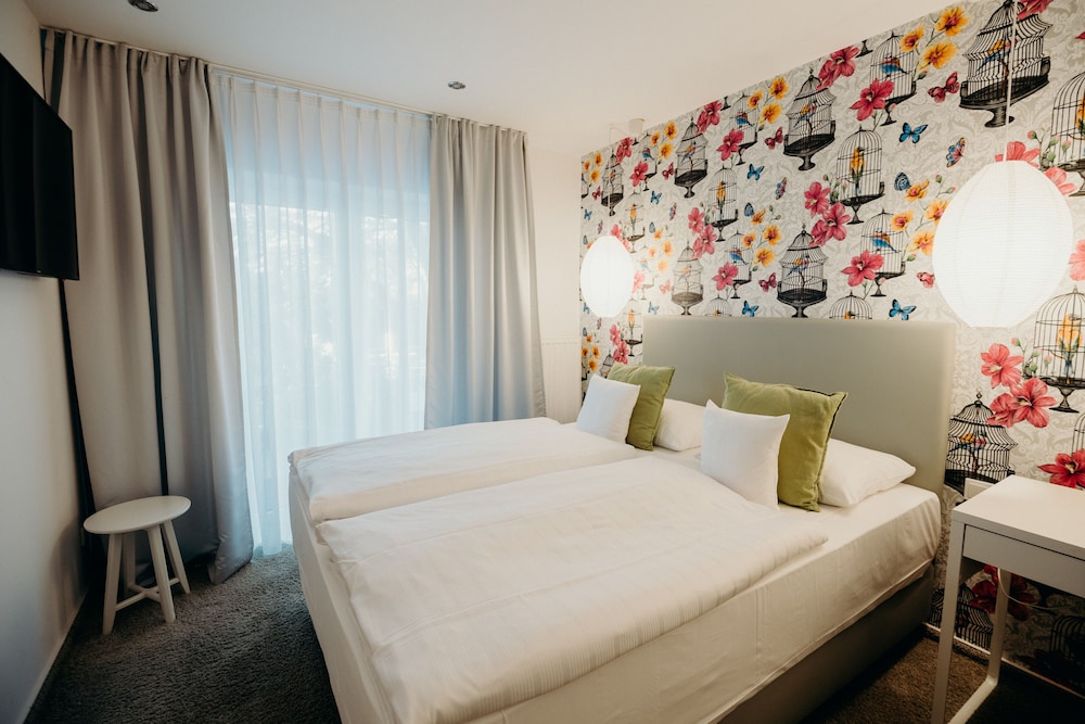 Business Double Room - Photo 1