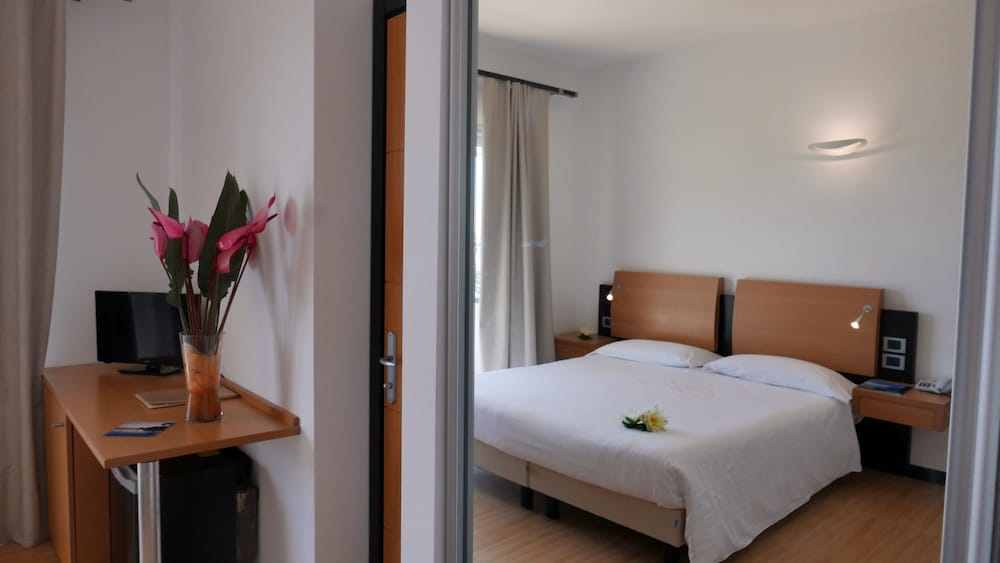 Standard Triple Room photo 2
