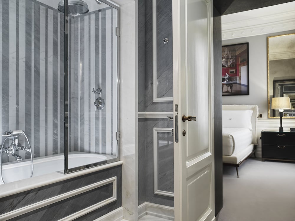 Deluxe Room (JK) photo 2
