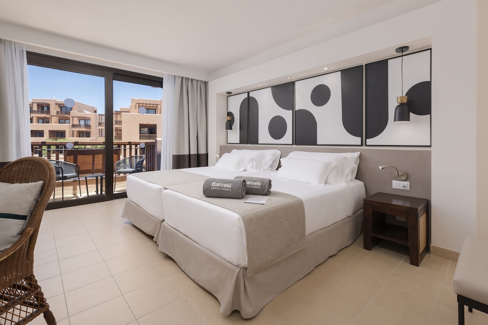 Room (2 con rooms, 2 adults + 2 children)