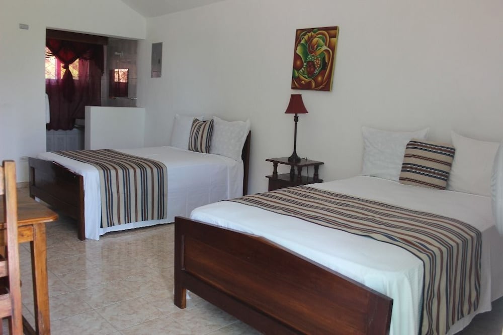 Standard Room, 2 Double Beds photo 1