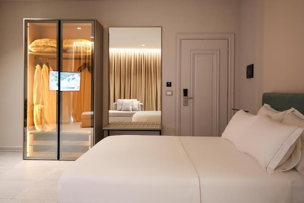 Superior Suite with Sea View photo 2
