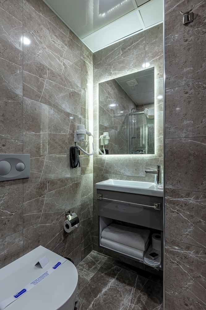 Economy Double Room (Shuttle Service With Fee)