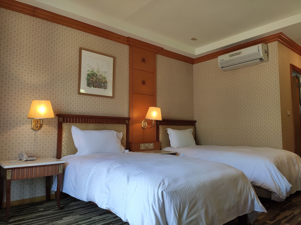 Deluxe Twin Room photo 3