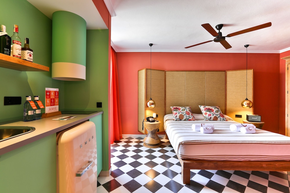 Suite, 1 Bedroom, Balcony (4 adults)