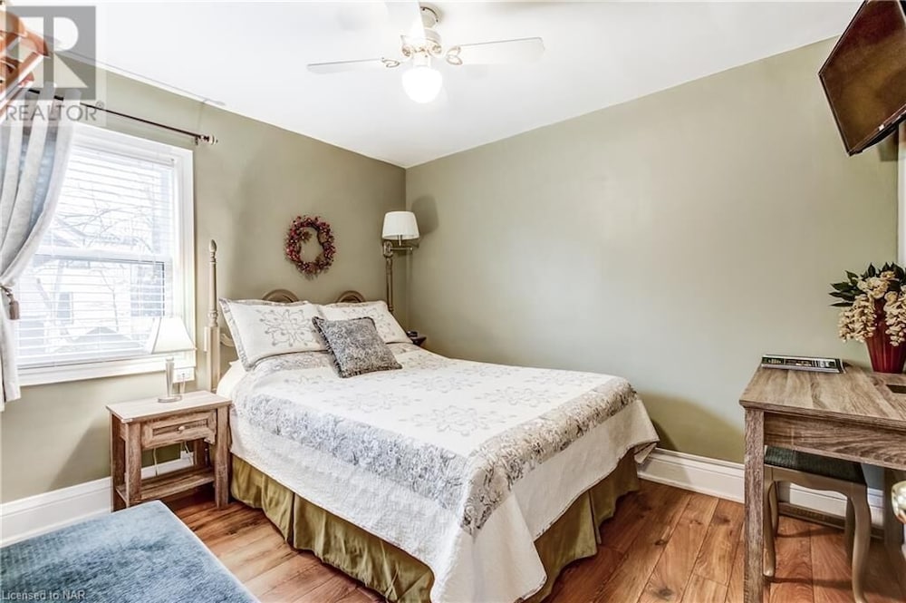 Signature Double Room, 1 Queen Bed (Green Room) photo 1