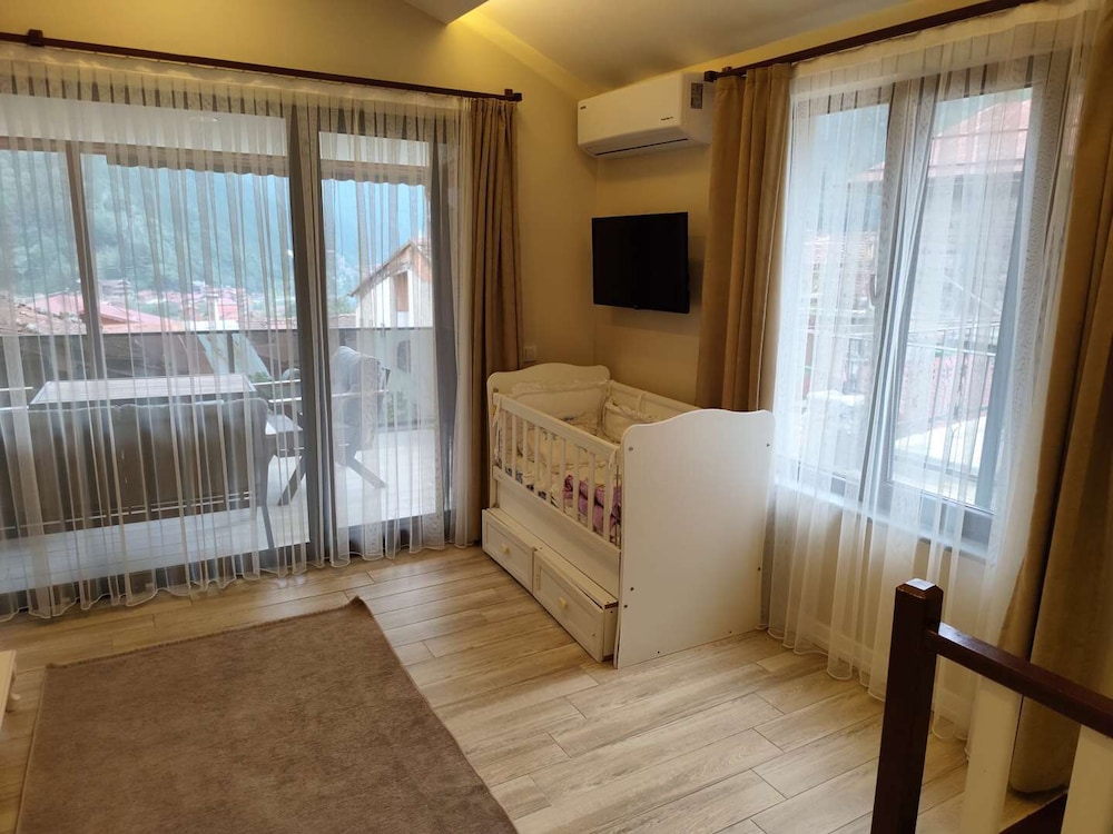 Villa, Lake View photo 1