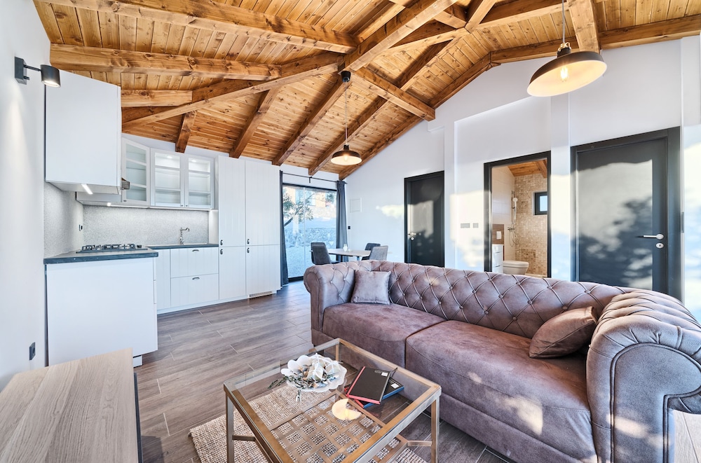 Luxury Bungalow New Horizons I