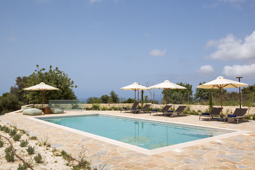 Asterope Villa thumbnail 5
