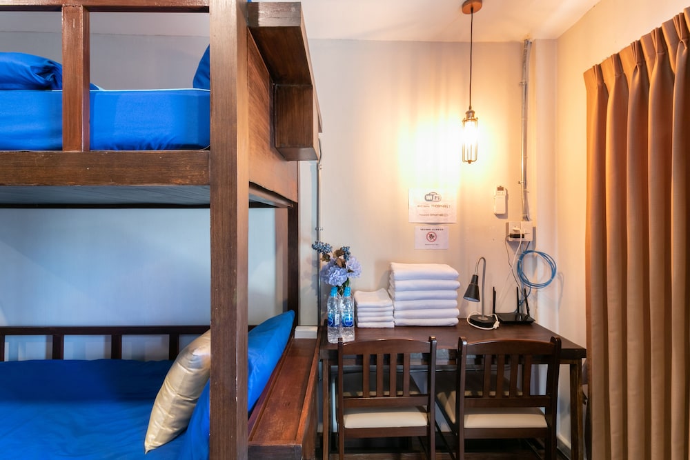 Family Room, 6-Bed photo 1