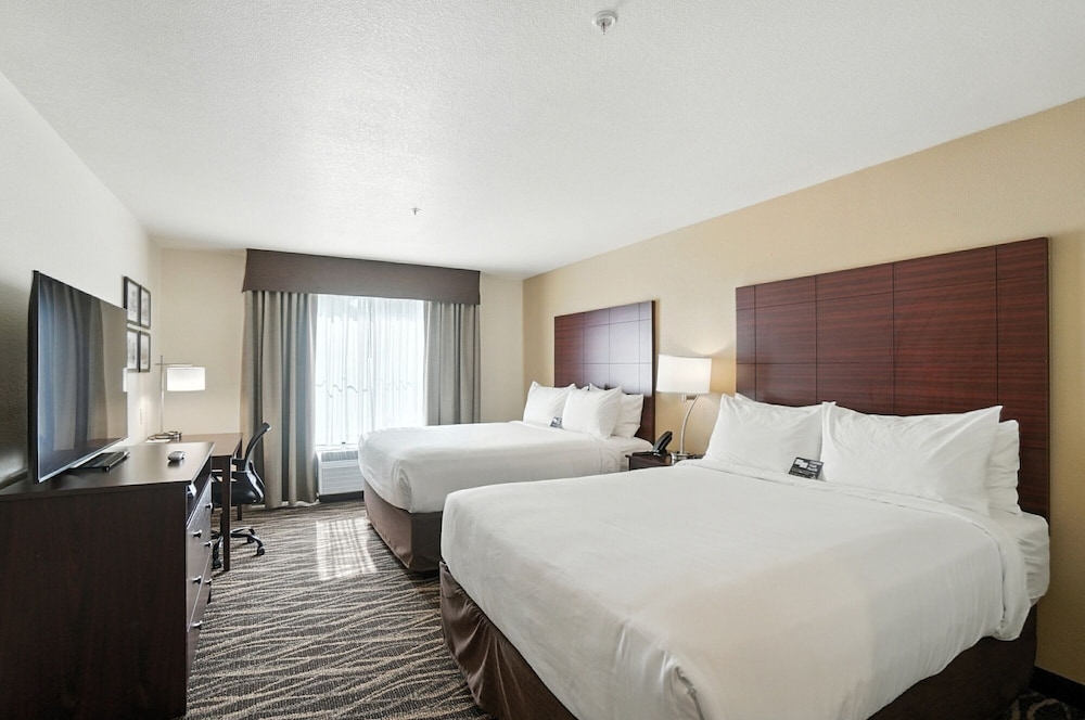 Room, 2 Queen Beds, Non Smoking (Guestroom) - Photo 1