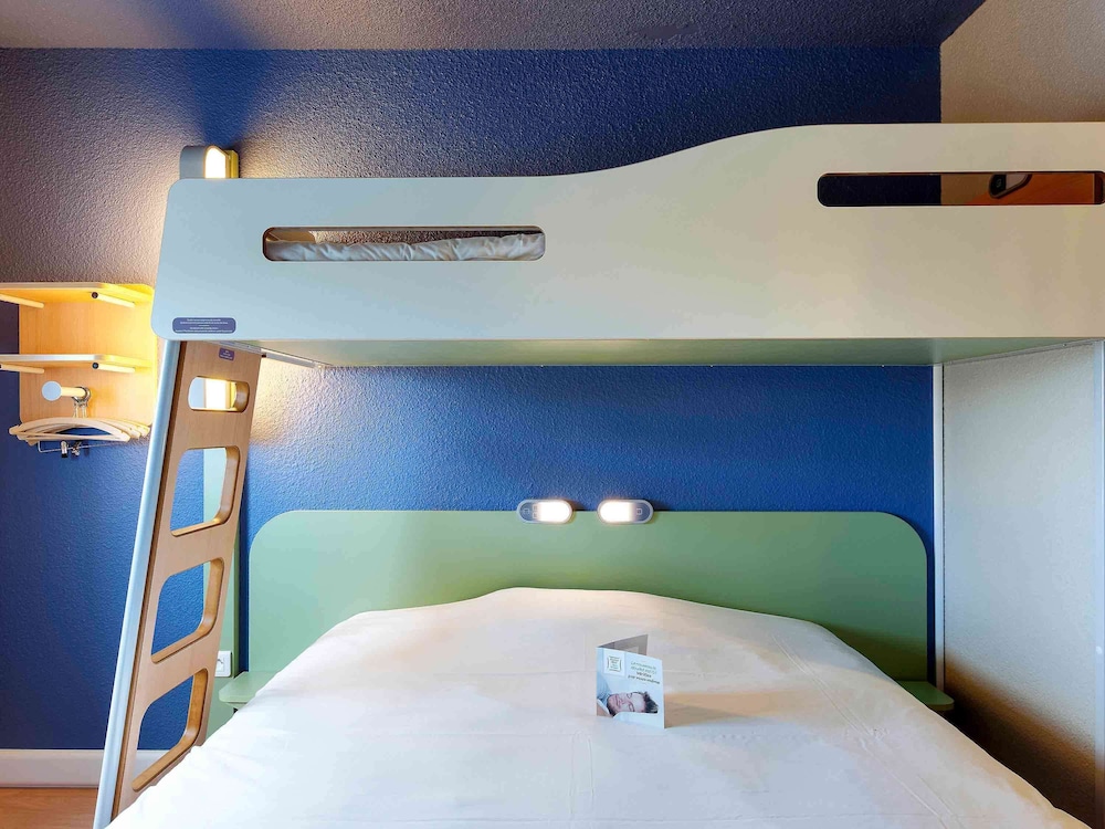 Triple Room, Multiple Beds - Photo 8