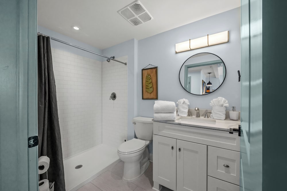 Deluxe Studio, 1 Queen Bed, Non Smoking, Kitchenette photo 2