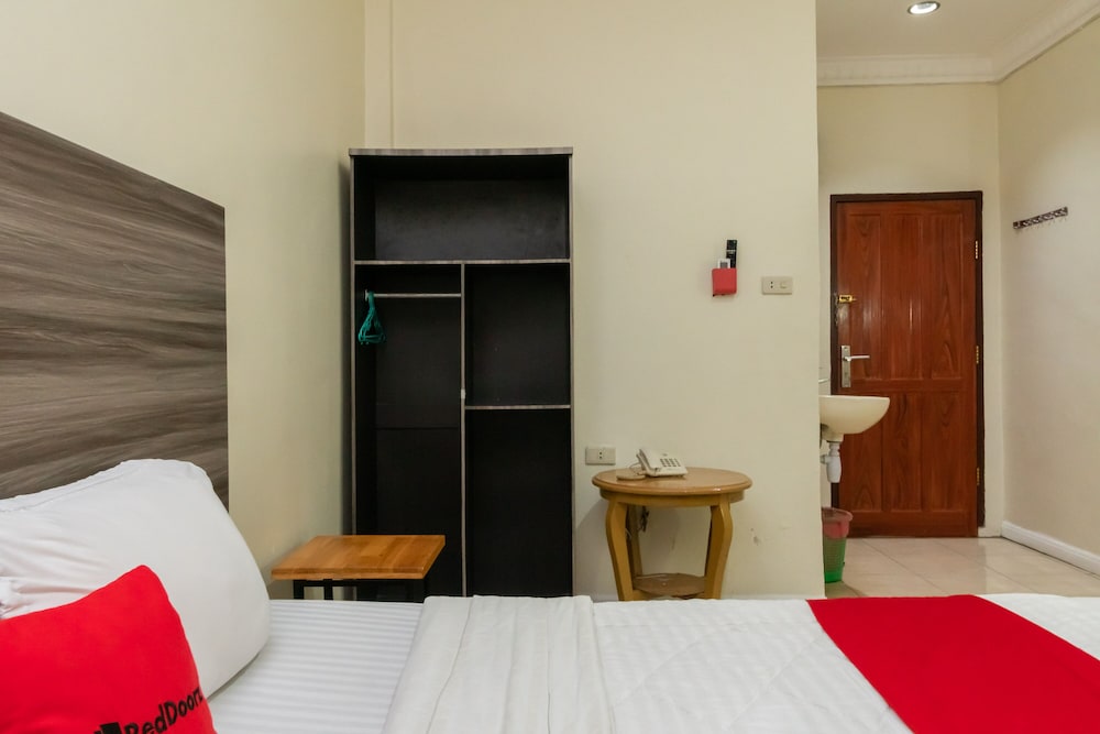 Double Room (RedDoorz) - Photo 4