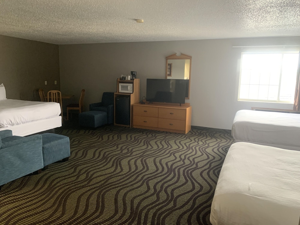 Suite, Multiple Beds, Refrigerator & Microwave photo 1