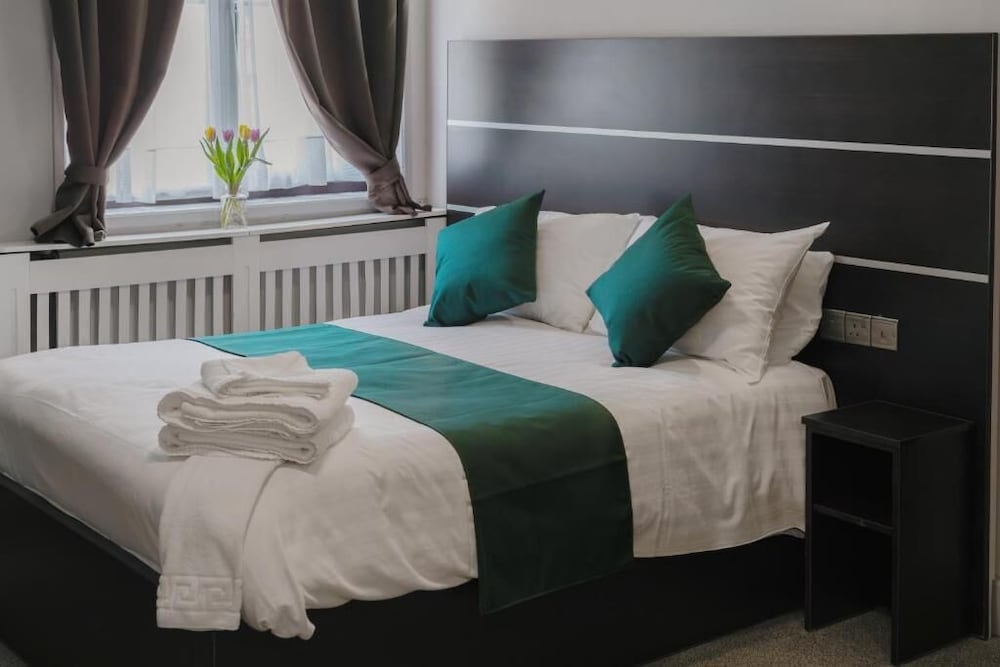 Standard Twin Room, 2 Double Beds - Photo 3