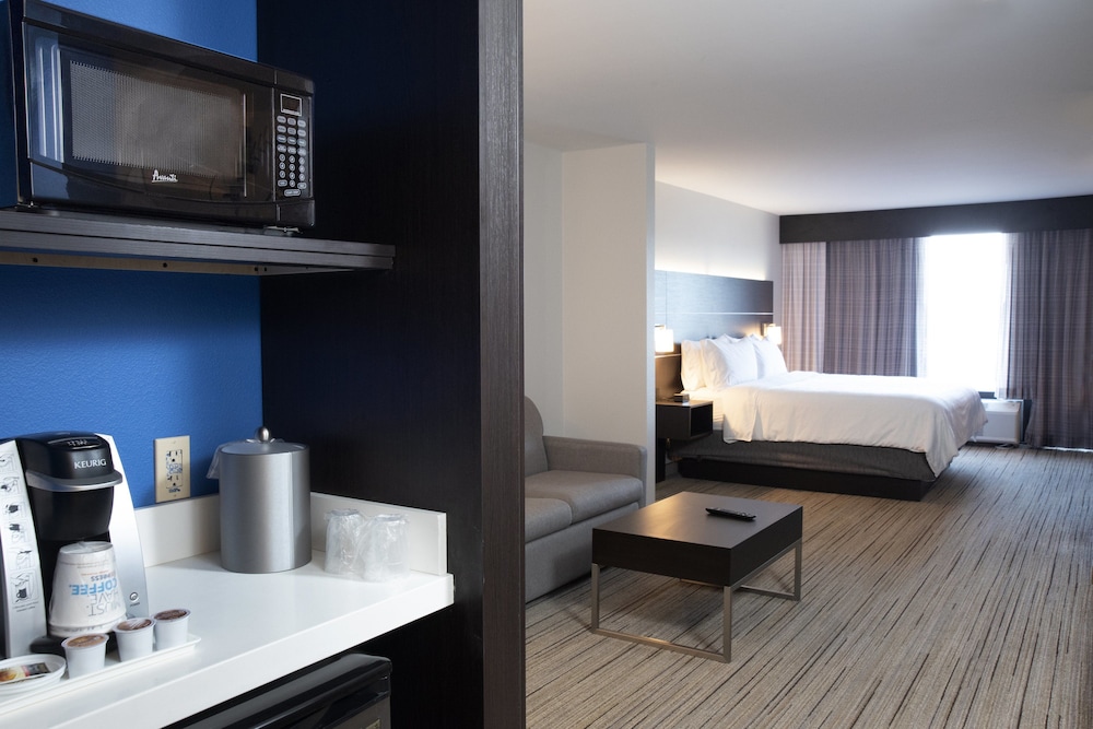 Suite, Multiple Beds - Photo 4